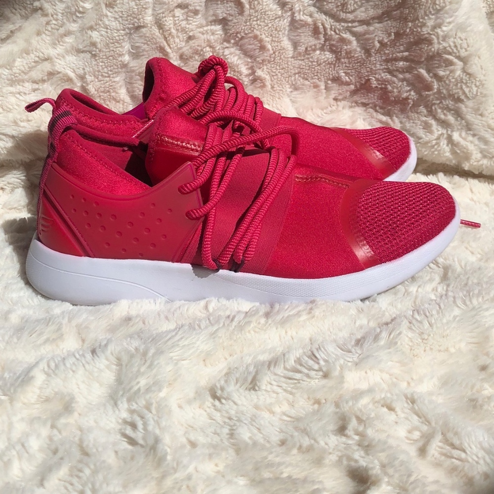 Fabelics Tennis Shoes